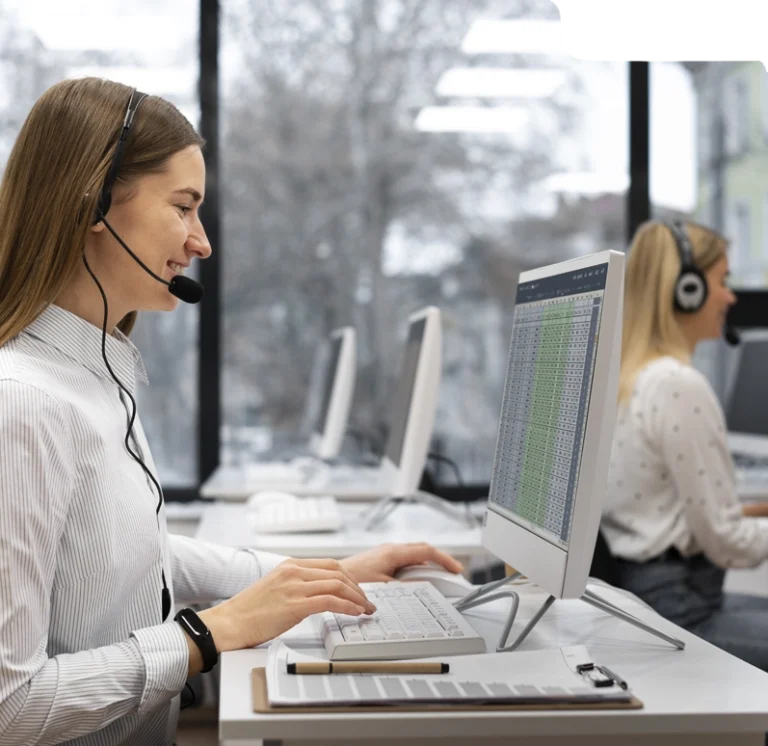 Call center agent using AI software for automated insurance claim follow-ups
