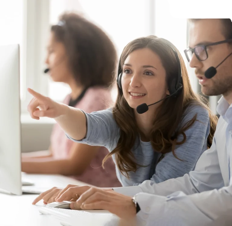 Call center agent using AI software for automated insurance claim follow-ups